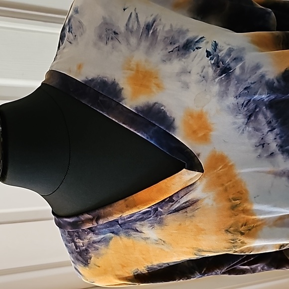 Tie dye shirt and matching long pants. - Picture 2 of 8